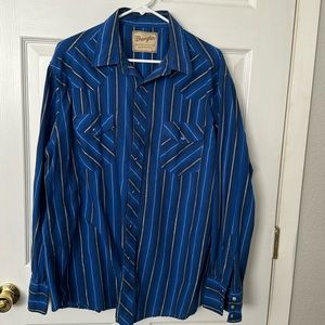 Wrangler Pearl Snapped Dress Shirt